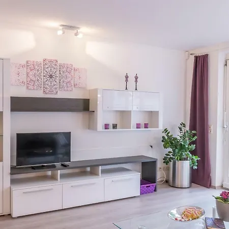 Ruhiges Und Zentral Gelegenes Apartmán
